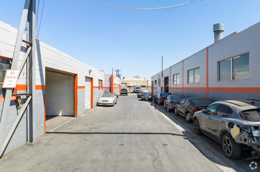 More Photos Of 115-123 E Gardena Blvd, Gardena Service For Lease