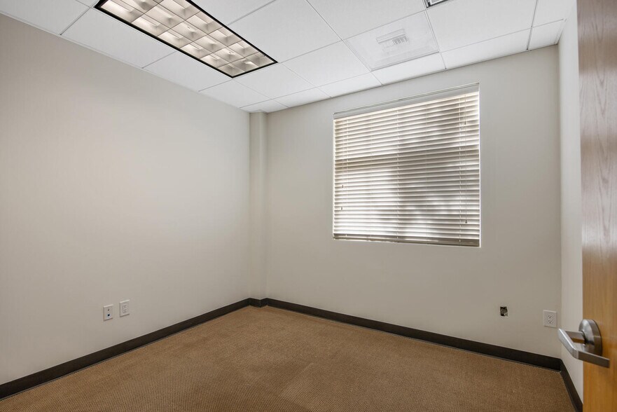 More Photos Of 5018 Chesebro Rd, Agoura Hills Medical For Sale