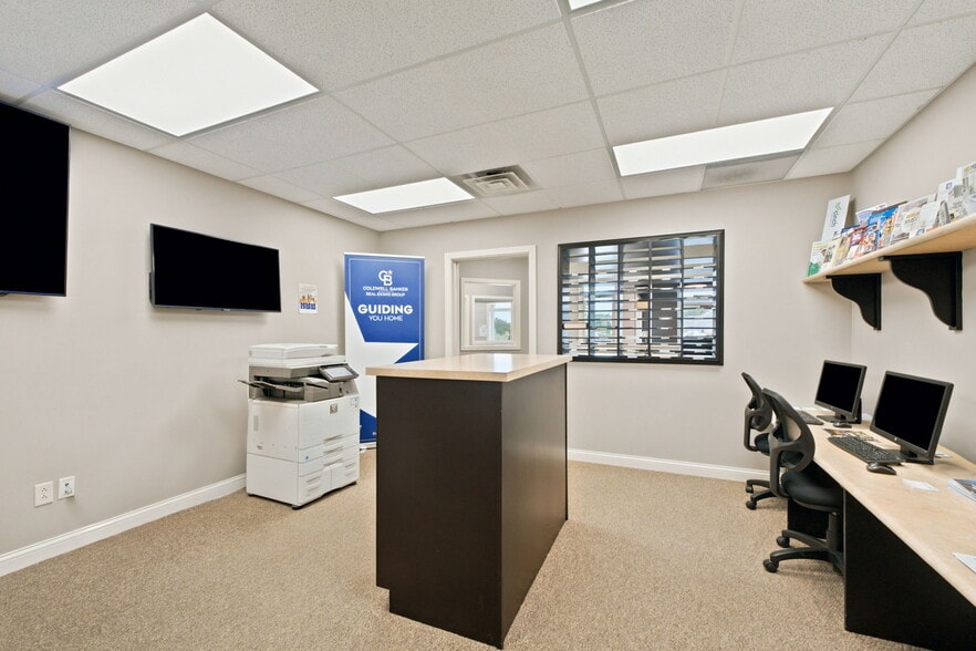 More Photos Of 9109 Stellhorn Crossing Blvd, Fort Wayne Office For Lease