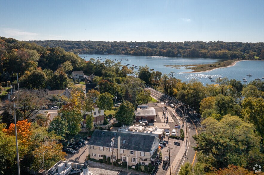 More Photos Of 3 Harbor Rd, Cold Spring Harbor Office For Lease