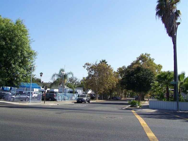 More Photos Of 1105 Yosemite Blvd, Modesto Auto Dealership For Sale