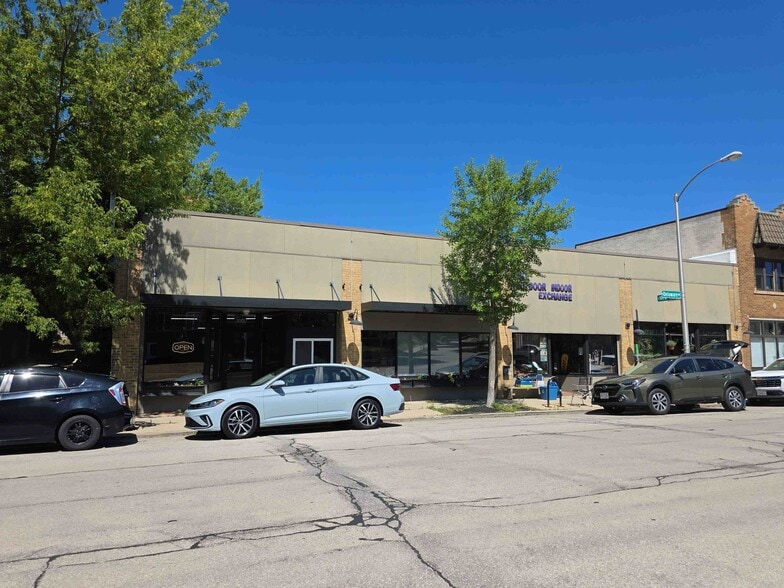 Primary Photo Of 3040-3046 S Delaware Ave, Milwaukee Storefront For Sale