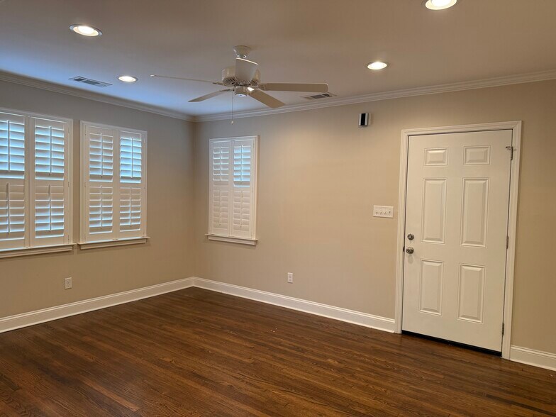 More Photos Of 3814 Summer Ave, Memphis Freestanding For Lease