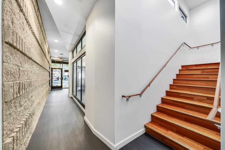 More Photos Of 385 2nd St, Laguna Beach Loft Creative Space For Sale