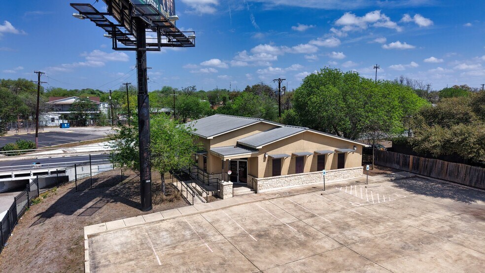 Primary Photo Of 5727 W I-10 Fwy, San Antonio Office For Lease
