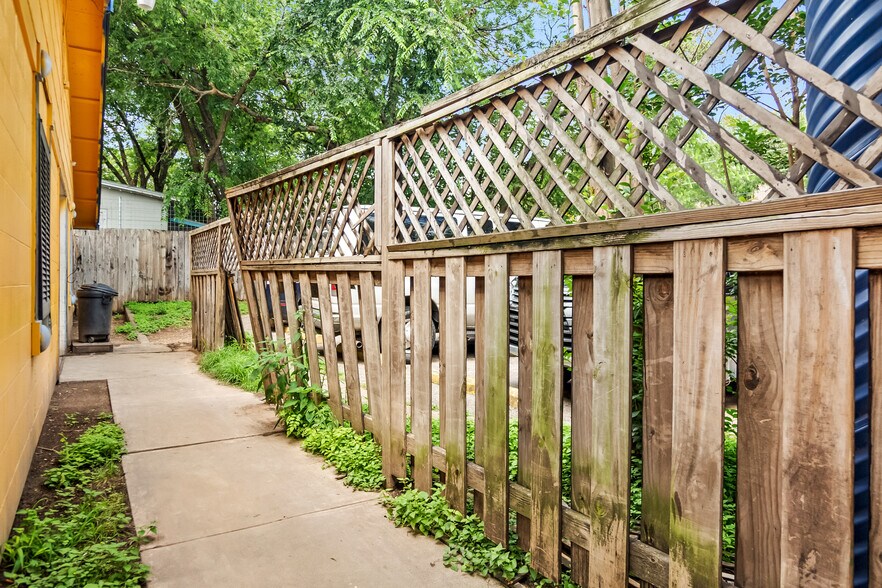 More Photos Of 4606 Connelly St, Austin Assisted Living For Sale
