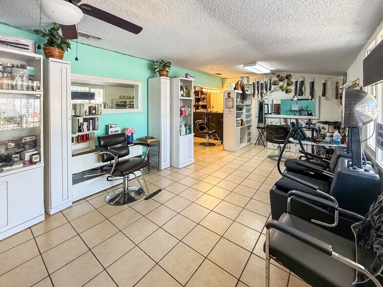 More Photos Of 104 W Hallmark Ave, Killeen Freestanding For Sale