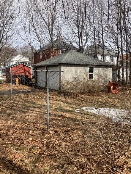 More Photos Of 24 Glenwood Ave, Pittsfield Apartments For Sale