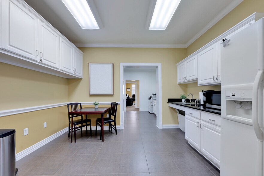 More Photos Of 860 Hebron Pky, Lewisville Medical For Sale