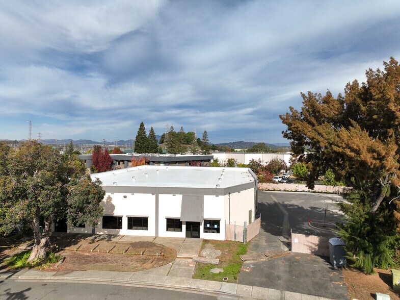 More Photos Of 106 Galli Dr, Novato Service For Sale