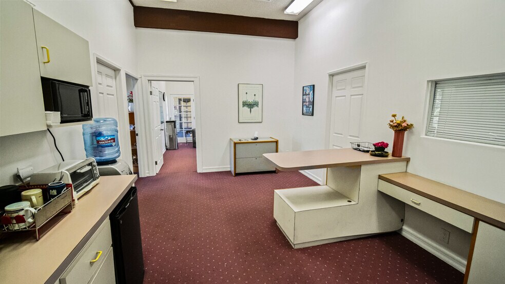 More Photos Of 800 E Wardlow Rd, Long Beach Loft Creative Space For Sale