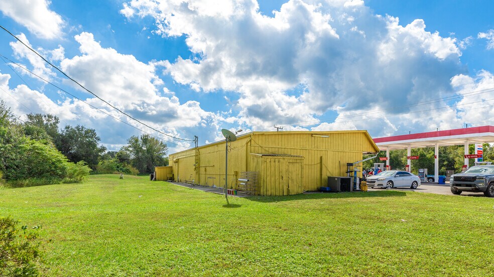 More Photos Of 9836 SW County Road 761, Arcadia General Retail For Sale