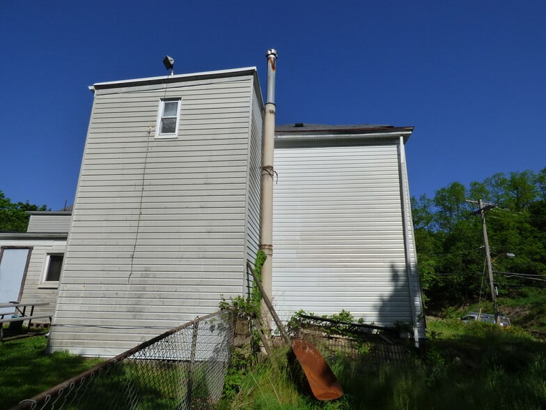 More Photos Of 1337 Steuben St, Pittsburgh Bar For Sale