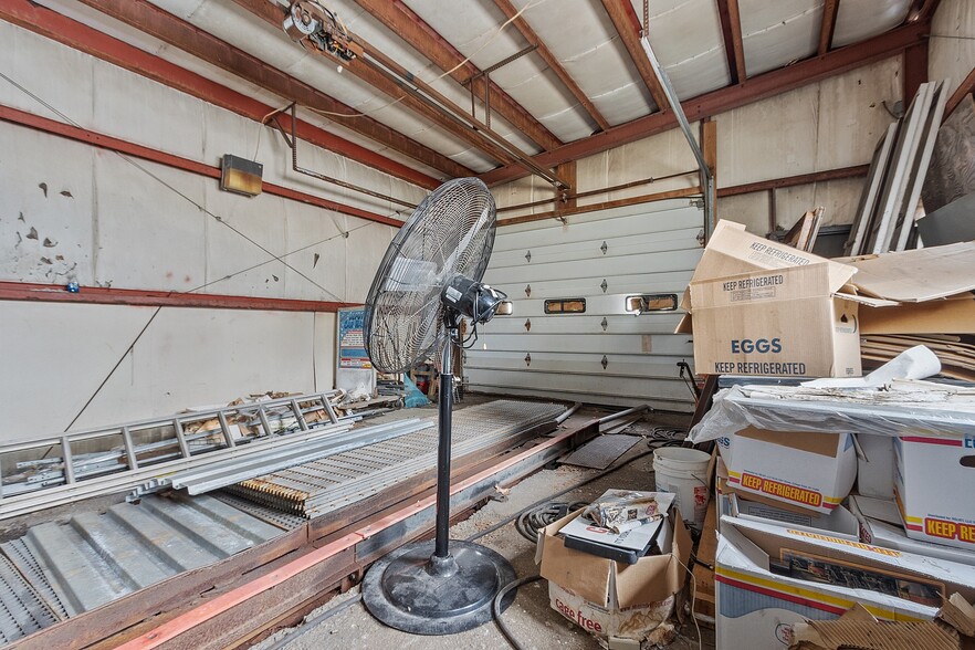 More Photos Of 679 Linwood Ave, Whitinsville Freestanding For Sale