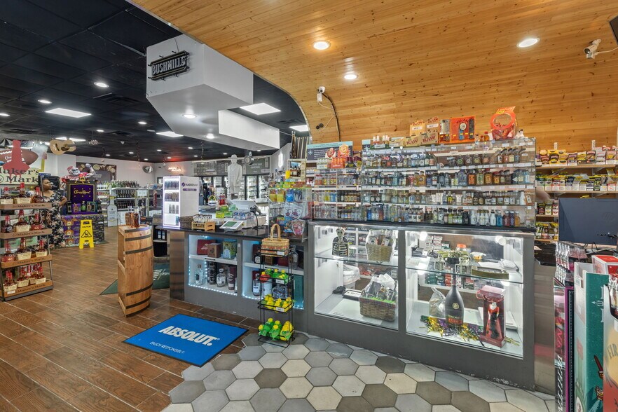 More Photos Of 3800 Ryan St, Lake Charles Storefront For Sale