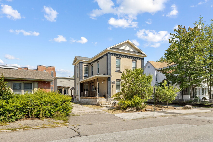 Primary Photo Of 52 Myrtle St, Manchester Apartments For Sale