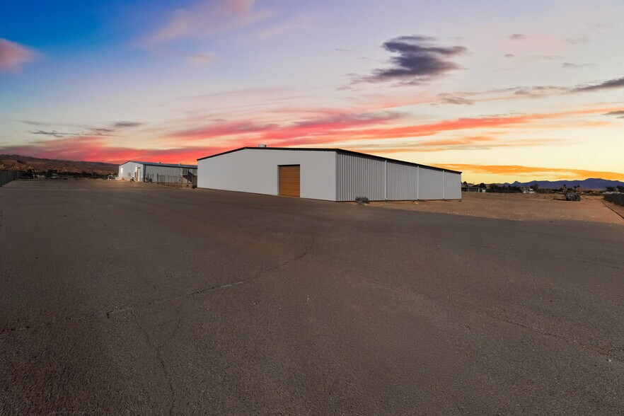 More Photos Of 480 Pat Ave, Overton Industrial For Sale