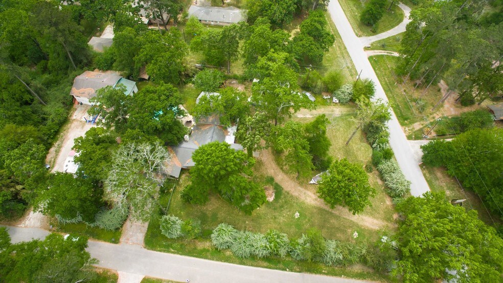 More Photos Of 1802 Pinewoods Way, Spring Specialty For Sale