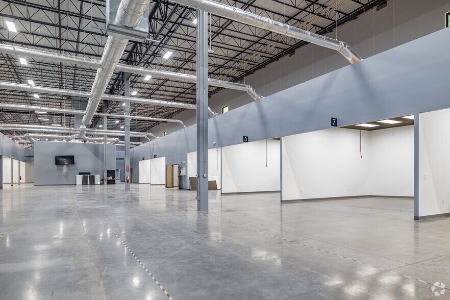 More Photos Of 12415 Old Lagrange Rd, Louisville Warehouse For Lease