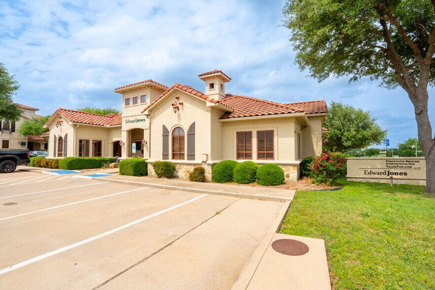 More Photos Of 6620 Bryant Irvin Rd, Fort Worth Medical For Lease