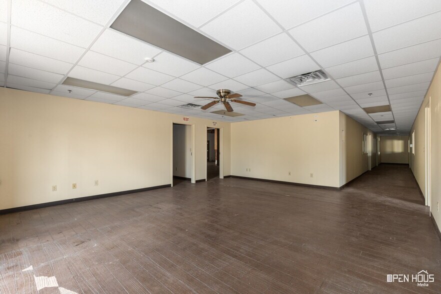 More Photos Of 2200 5th St, Wichita Falls Warehouse For Sale