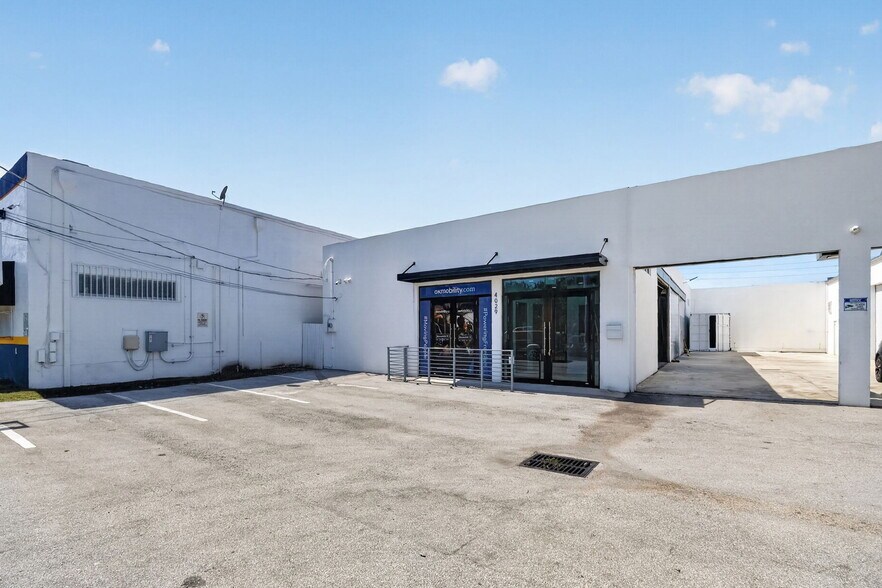 More Photos Of 4029 NW 25th St, Miami Warehouse For Lease