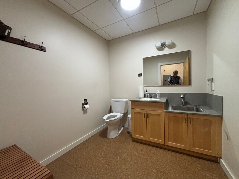 More Photos Of 44 Main St, Great Barrington Office For Sale