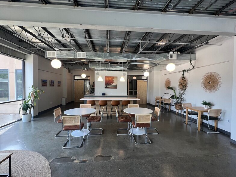 More Photos Of 1508 Nw Vivion Rd, Kansas City Coworking Space