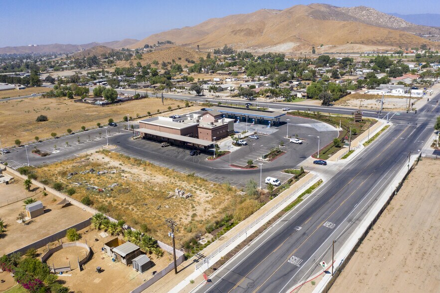 More Photos Of 8254 Mission Blvd, Jurupa Valley Unknown For Lease