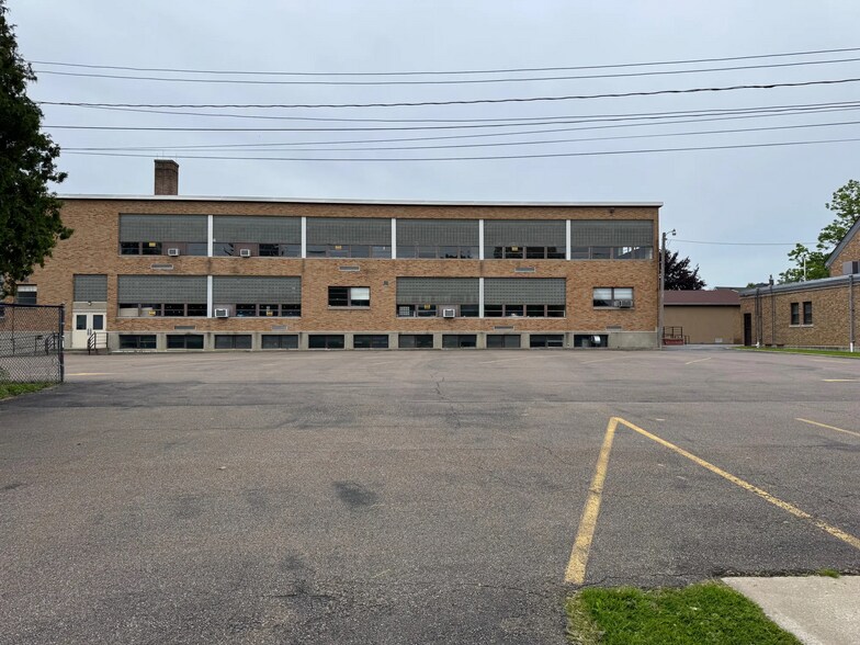 More Photos Of 89 E Genesee St, Auburn Flex For Sale