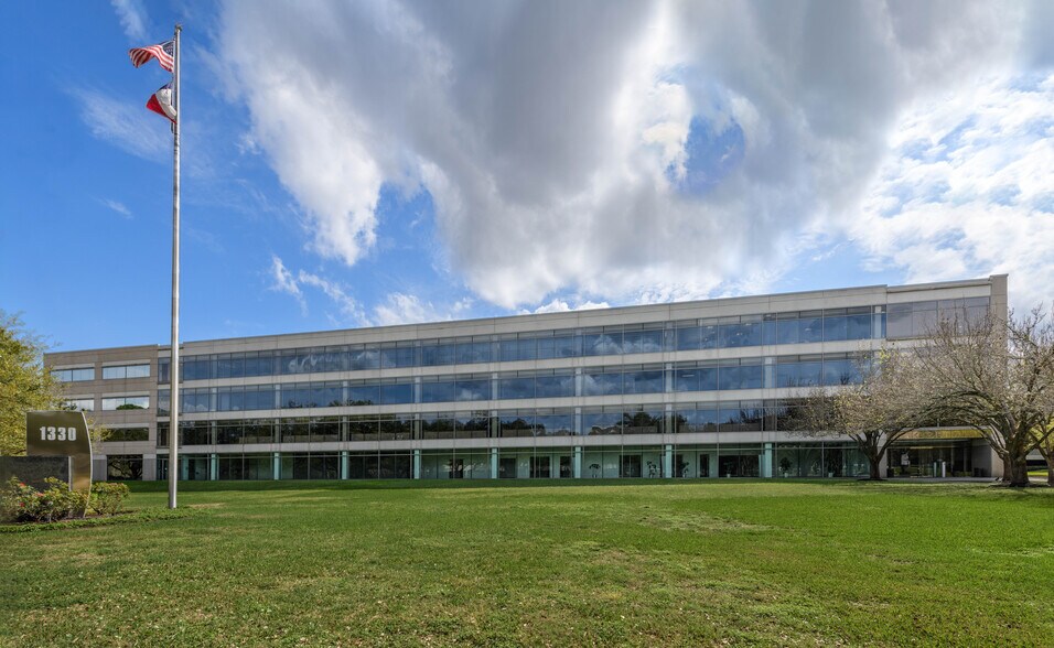 More Photos Of 1330 Enclave Pky, Houston Office For Sale