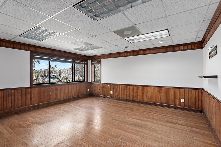 More Photos Of 2000 - 2310 Sawgrass Village Dr, Ponte Vedra Beach Office For Sale