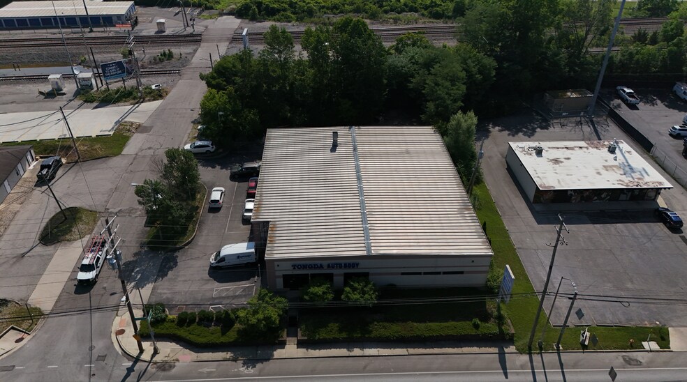 More Photos Of 4100 Indianola Ave, Columbus Auto Repair For Sale