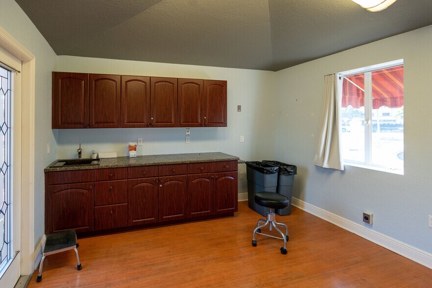 More Photos Of 1515 22nd Ave N, Saint Petersburg Medical For Lease