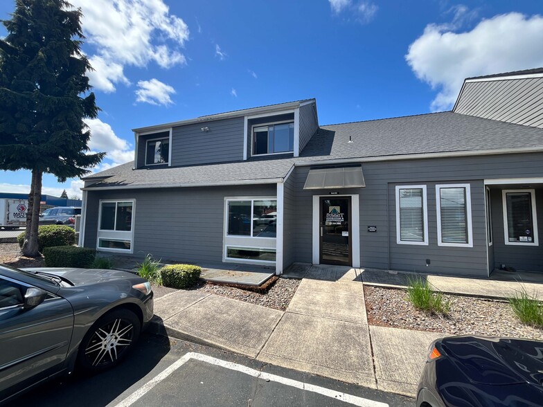 Primary Photo Of 142 Glynbrook St N, Keizer Office For Lease