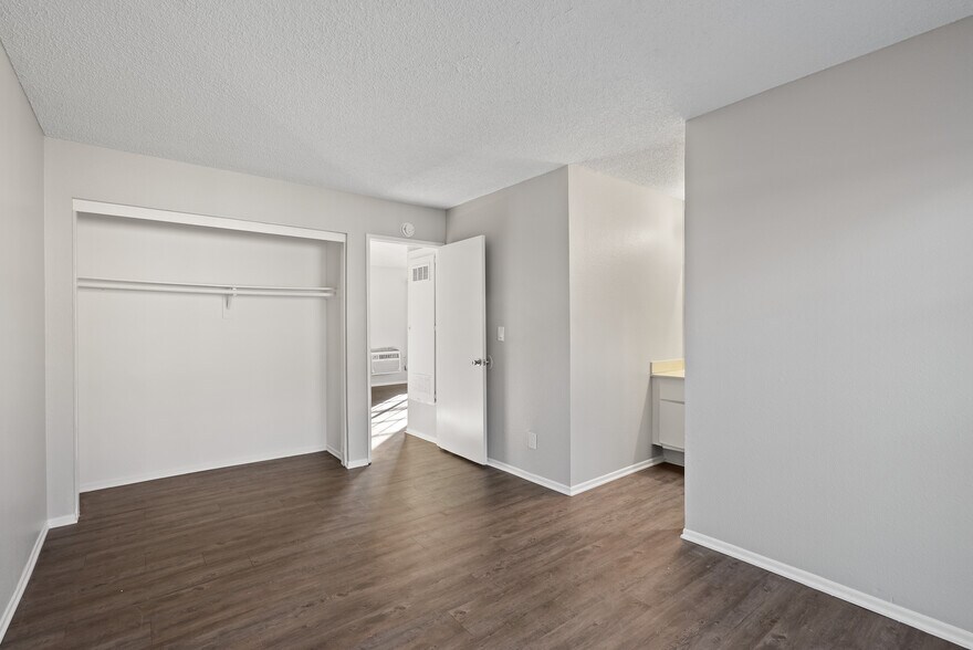 More Photos Of 1515 N Dresser St, Santa Ana Apartments For Sale