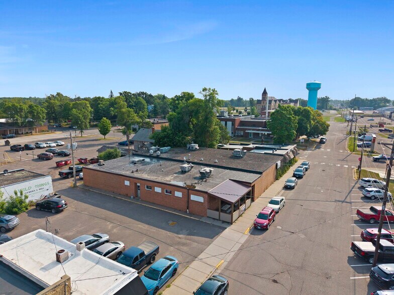 More Photos Of 118 Railroad Ave NE, Mora General Retail For Sale
