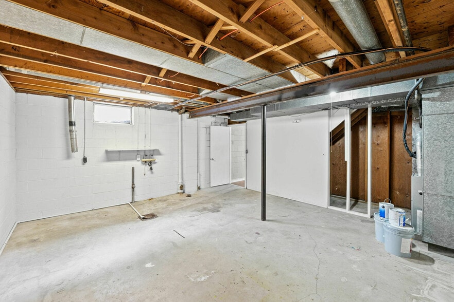 More Photos Of 4855 Wickford Dr E, Sylvania Apartments For Sale