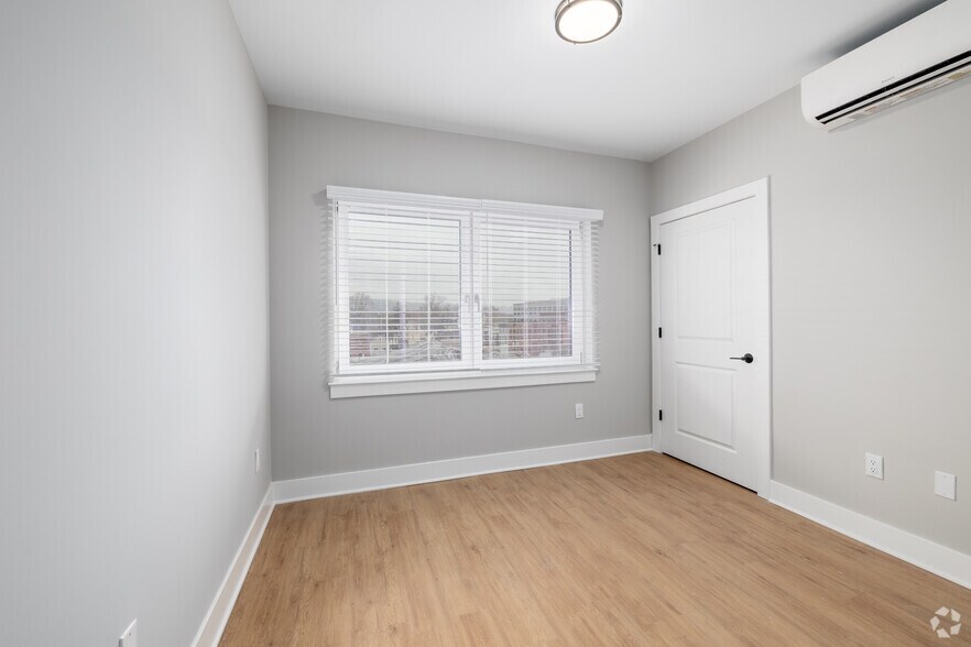 More Photos Of 300 E Main St, Bound Brook Apartments For Lease
