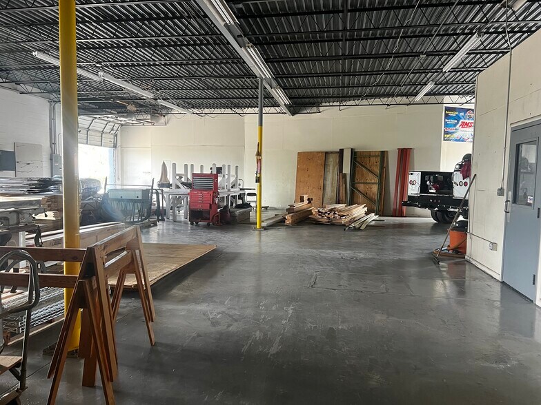 More Photos Of 10300 Us Highway 19 N, Pinellas Park Manufacturing For Sale
