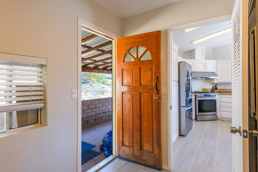 More Photos Of 19191 High Glen Rd, Alpine Specialty For Sale