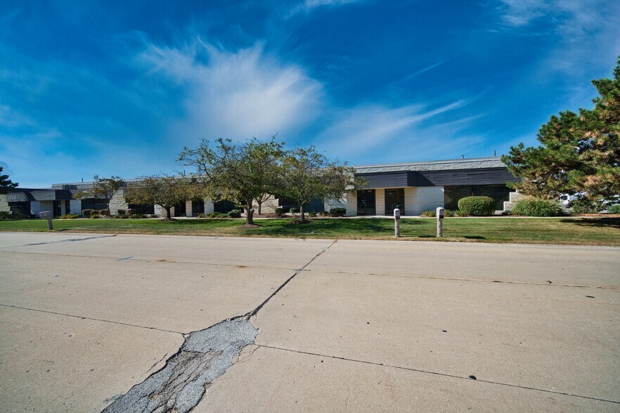 More Photos Of 11887-11897 Belden Ct, Livonia Warehouse For Lease