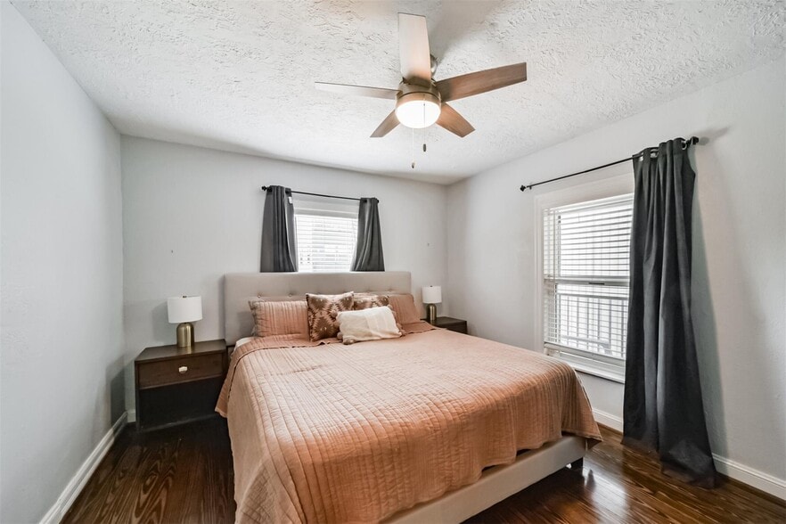 More Photos Of 543 Studewood St, Houston Specialty For Sale