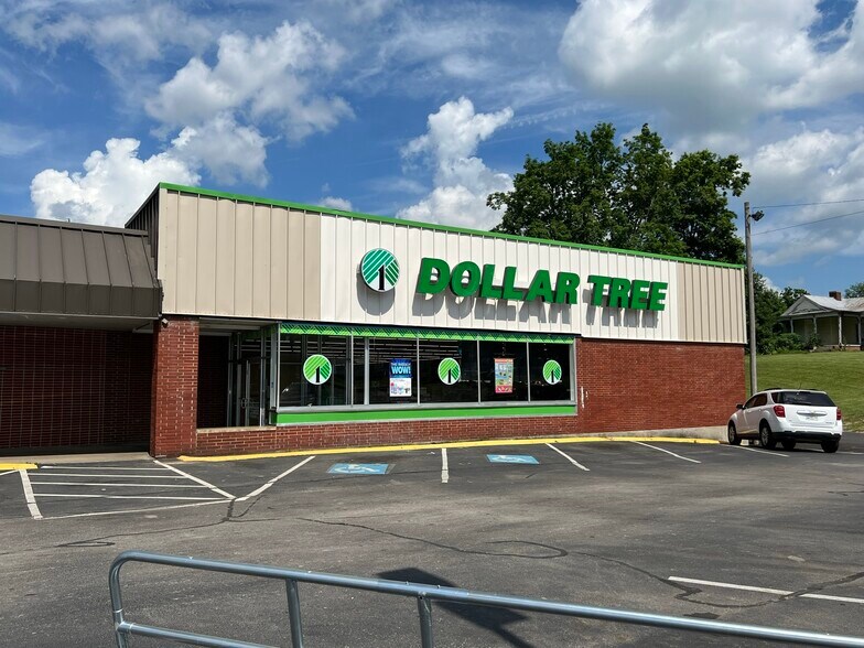 More Photos Of 523 E Main st, Scottsville General Retail For Sale