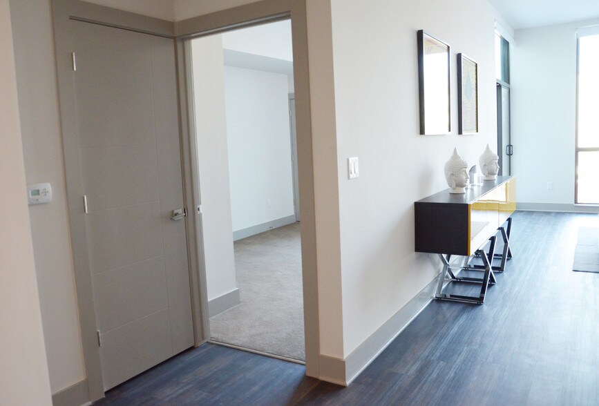 More Photos Of 2310 N Oakland Ave, Milwaukee Apartments For Lease