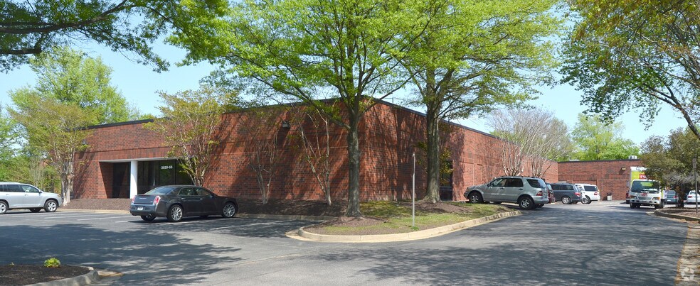 More Photos Of 3829-3855 Gaskins Rd, Richmond Office For Lease