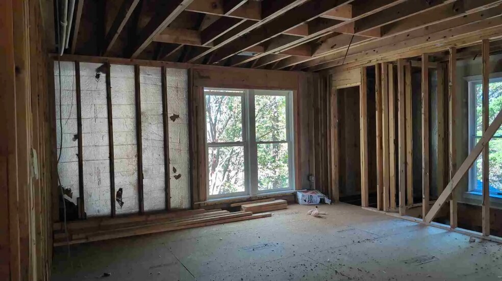 More Photos Of 31 N Main St, Alpharetta Office For Sale