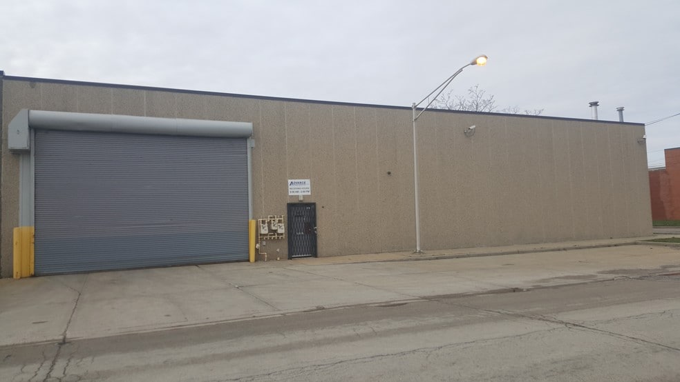 More Photos Of 4451 W Kinzie St, Chicago Warehouse For Lease