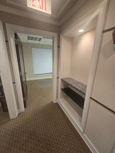 More Photos Of 4601 N Park Ave, Chevy Chase Apartments For Sale