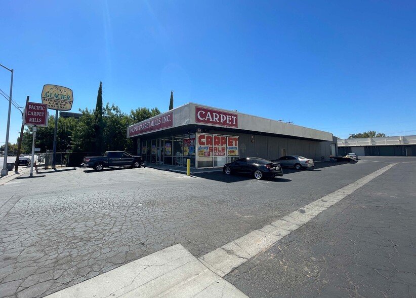 Primary Photo Of 1311 N Blackstone Ave, Fresno General Retail For Lease